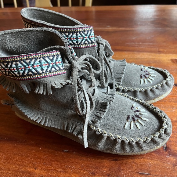 Laurentian Cheif moccasin booties - 5.5 - Picture 2 of 4